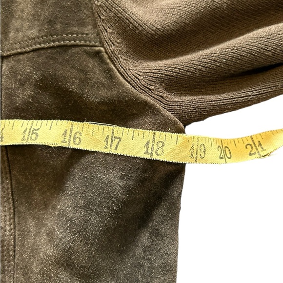 Escapade brown Suede Full Zip
Jacket Sweater w/Detachable Fur Collar size med - Picture 6 of 8